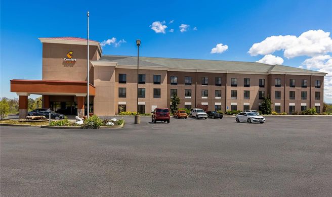 Comfort Suites Edinboro Exterior