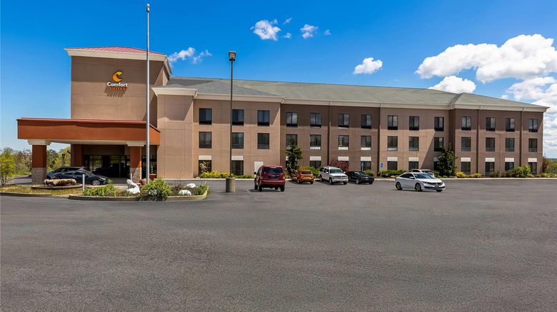 <b>Comfort Suites Edinboro Exterior</b>. Images powered by <a href="https://iceportal.shijigroup.com/" title="IcePortal" target="_blank">IcePortal</a>.