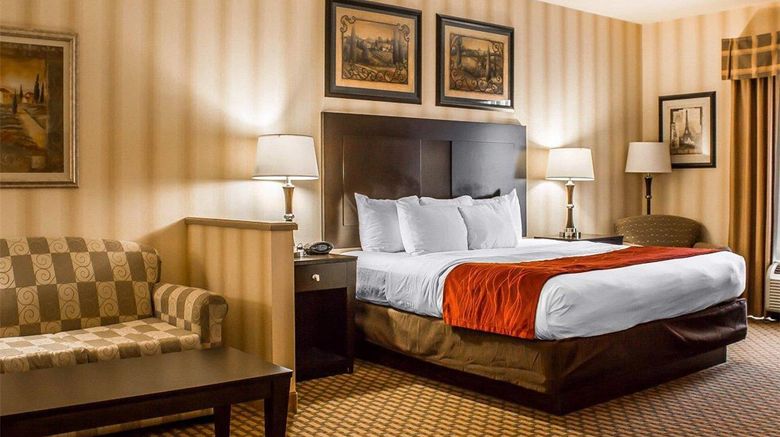 <b>Comfort Suites Edinboro Suite</b>. Images powered by <a href="https://iceportal.shijigroup.com/" title="IcePortal" target="_blank">IcePortal</a>.