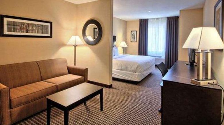 <b>Comfort Suites Lewisburg Suite</b>. Images powered by <a href="https://iceportal.shijigroup.com/" title="IcePortal" target="_blank">IcePortal</a>.