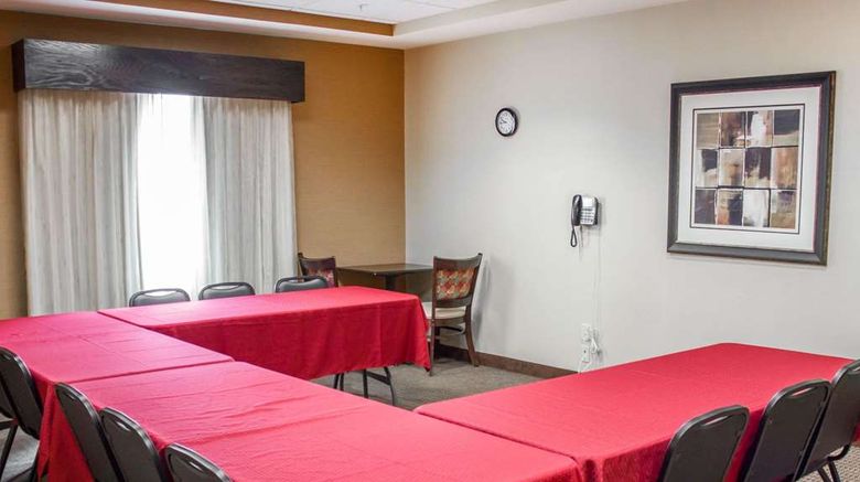 <b>Comfort Suites Lewisburg Meeting</b>. Images powered by <a href="https://iceportal.shijigroup.com/" title="IcePortal" target="_blank">IcePortal</a>.