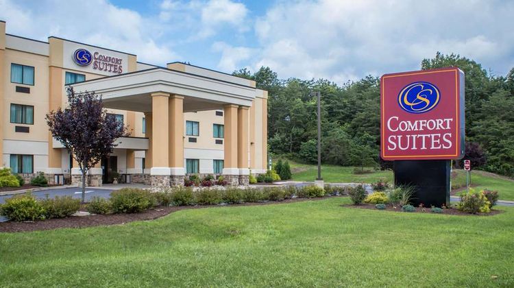 Comfort Suites Lewisburg Exterior