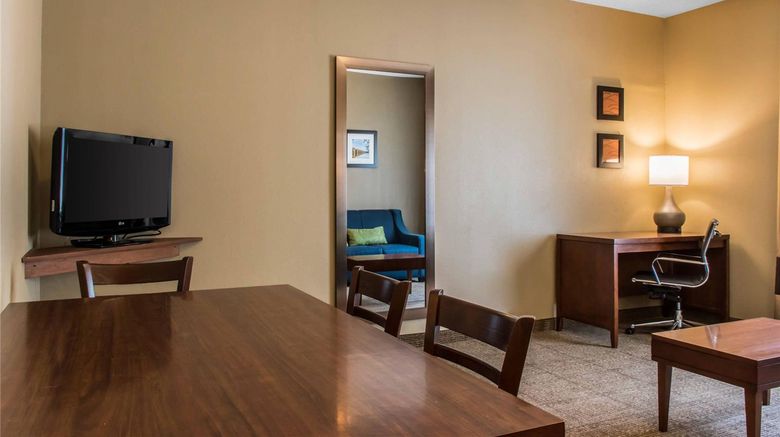 <b>Comfort Inn Lancaster County Suite</b>. Images powered by <a href="https://iceportal.shijigroup.com/" title="IcePortal" target="_blank">IcePortal</a>.