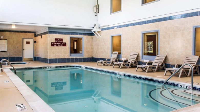 <b>Comfort Inn Lancaster County Pool</b>. Images powered by <a href="https://iceportal.shijigroup.com/" title="IcePortal" target="_blank">IcePortal</a>.