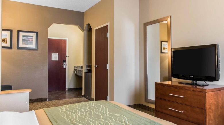 <b>Comfort Inn Lancaster County Room</b>. Images powered by <a href="https://iceportal.shijigroup.com/" title="IcePortal" target="_blank">IcePortal</a>.