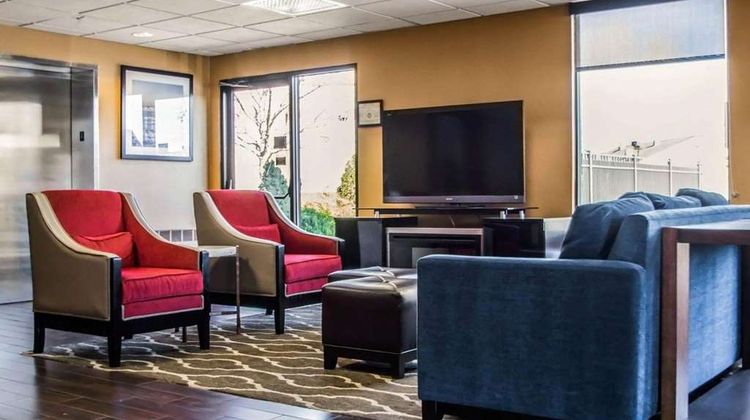 Quality Inn & Sts NJ State Capital Area Lobby