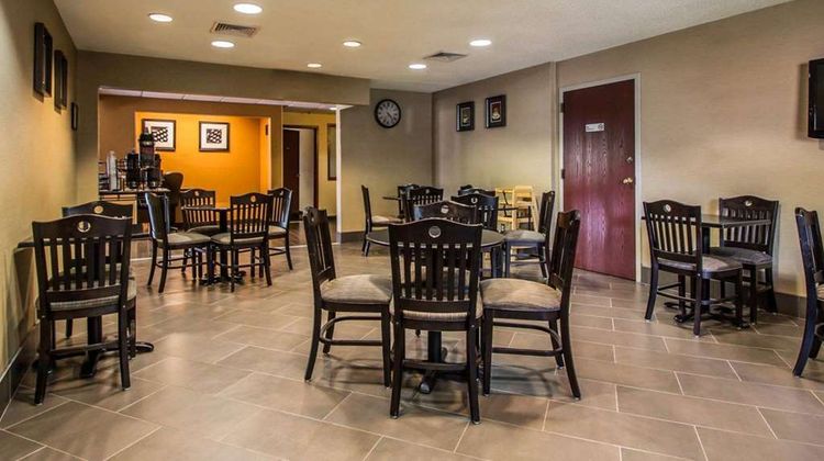 Quality Inn & Sts NJ State Capital Area Restaurant