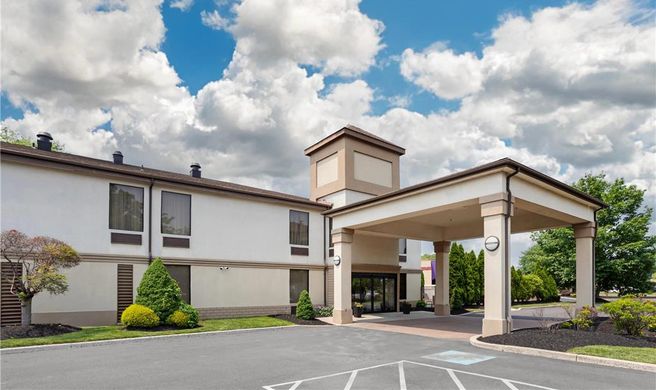 Quality Inn & Sts NJ State Capital Area Exterior