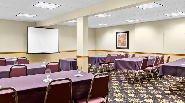 <b>Comfort Inn Somerset Meeting</b>. Images powered by <a href="https://iceportal.shijigroup.com/" title="IcePortal" target="_blank">IcePortal</a>.