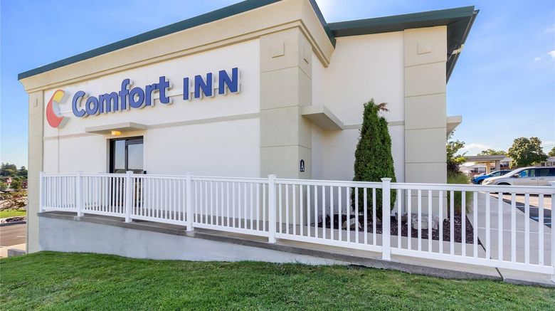 <b>Comfort Inn Somerset Exterior</b>. Images powered by <a href="https://iceportal.shijigroup.com/" title="IcePortal" target="_blank">IcePortal</a>.
