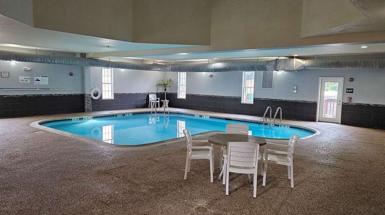 MainStay Suites Pool