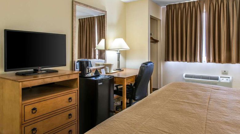 <b>Quality Inn and Suites Fairview Erie Room</b>. Images powered by <a href="https://iceportal.shijigroup.com/" title="IcePortal" target="_blank">IcePortal</a>.