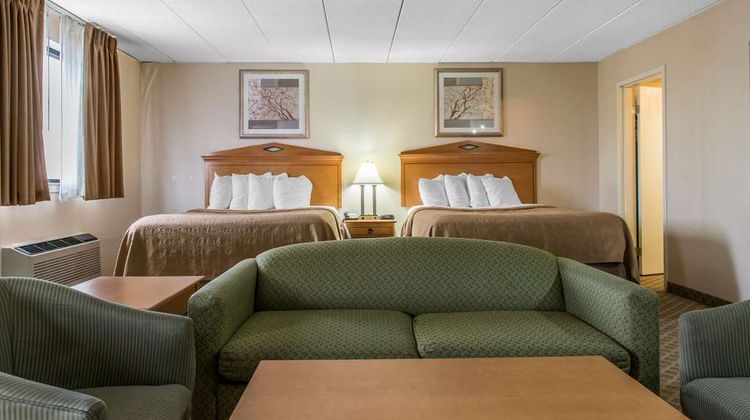 Quality Inn and Suites Fairview Erie Suite