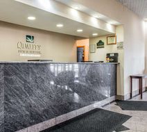Quality Inn and Suites Fairview Erie Lobby