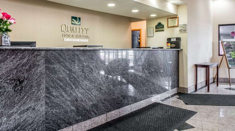 Quality Inn and Suites Fairview Erie Lobby