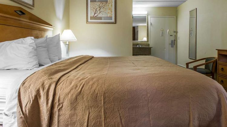 Quality Inn and Suites Fairview Erie Room
