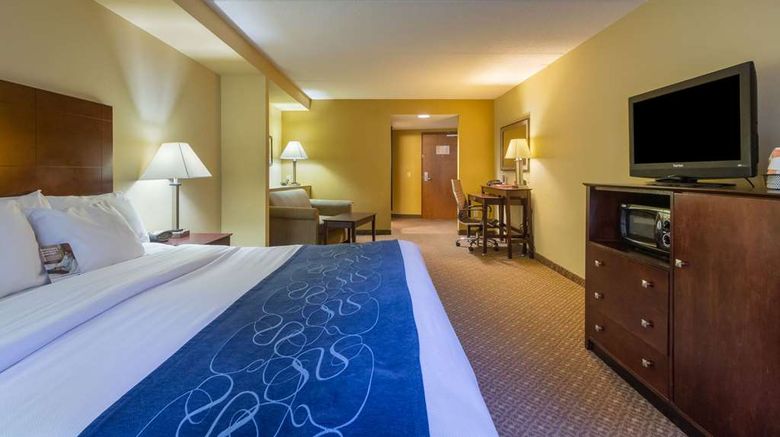 <b>Comfort Suites Gettysburg Suite</b>. Images powered by <a href="https://iceportal.shijigroup.com/" title="IcePortal" target="_blank">IcePortal</a>.