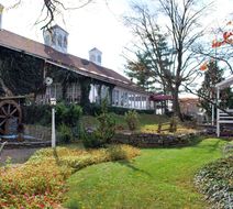 Rodeway Inn & Suites Lantern Lodge Exterior