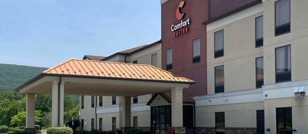 Comfort Suites Exterior