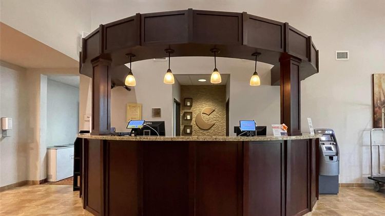 Comfort Suites Lobby