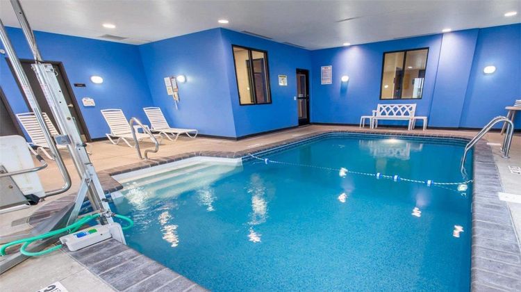 Comfort Suites Pool