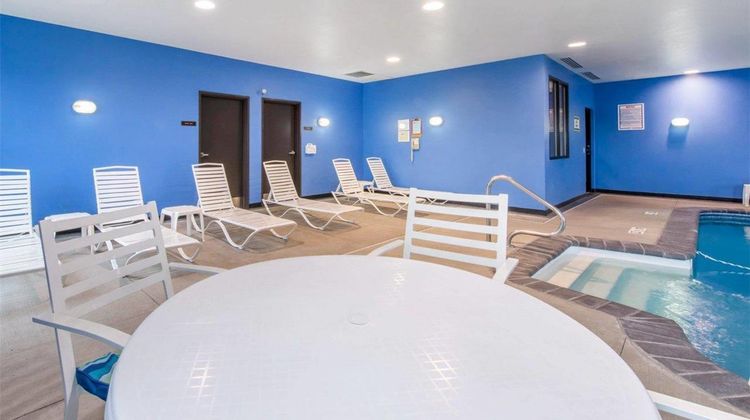 Comfort Suites Pool