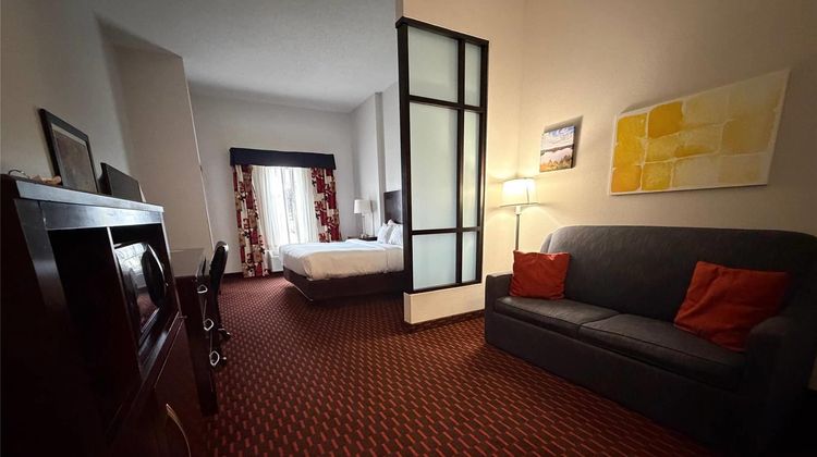 Comfort Suites Suite
