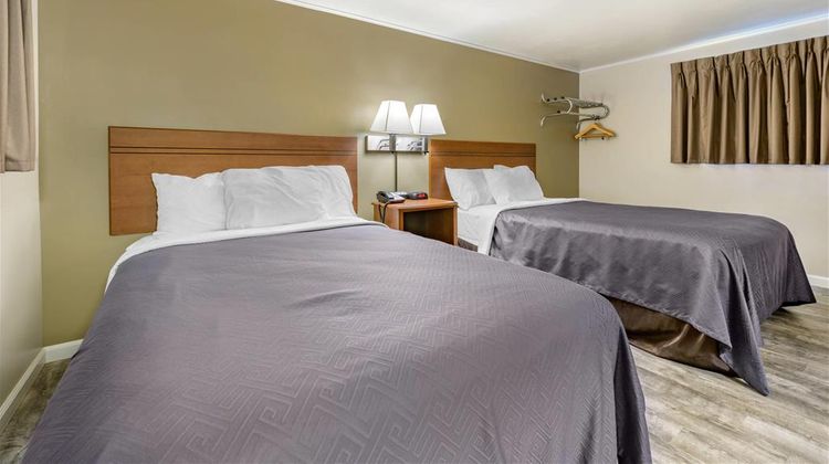 Econo Lodge Room