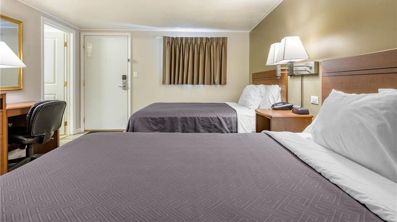 <b>Econo Lodge Room</b>. Images powered by <a href="https://iceportal.shijigroup.com/" title="IcePortal" target="_blank">IcePortal</a>.