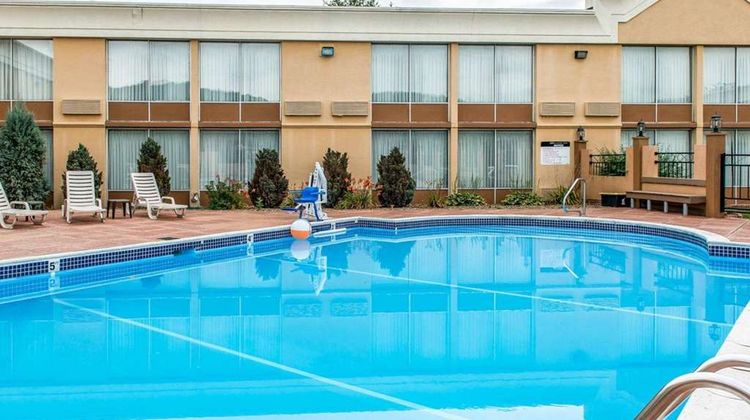 Quality Inn & Suites Indiana Pool