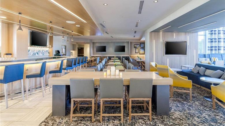 <b>Cambria Hotel Pittsburgh - Downtown Restaurant</b>. Images powered by <a href="https://iceportal.shijigroup.com/" title="IcePortal" target="_blank">IcePortal</a>.