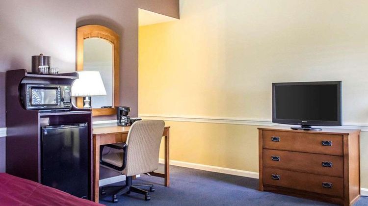 Clarion Inn-Historic Strasburg Inn Room