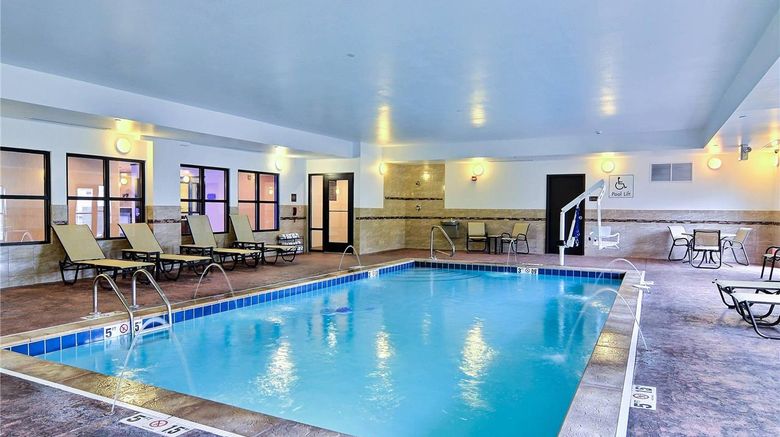 <b>Comfort Suites Pool</b>. Images powered by <a href="https://iceportal.shijigroup.com/" title="IcePortal" target="_blank">IcePortal</a>.