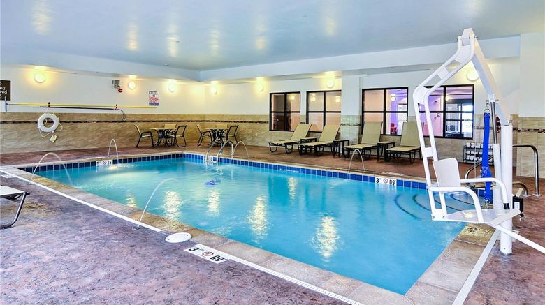 <b>Comfort Suites Pool</b>. Images powered by <a href="https://iceportal.shijigroup.com/" title="IcePortal" target="_blank">IcePortal</a>.