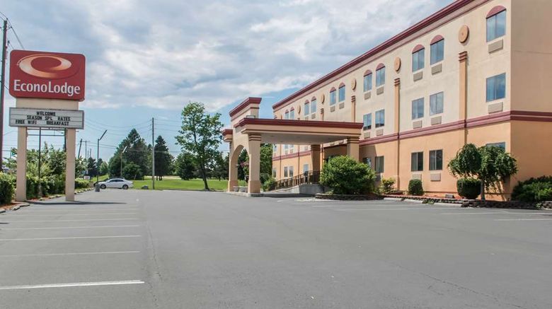 <b>Econo Lodge Carlisle Exterior</b>. Images powered by <a href="https://iceportal.shijigroup.com/" title="IcePortal" target="_blank">IcePortal</a>.