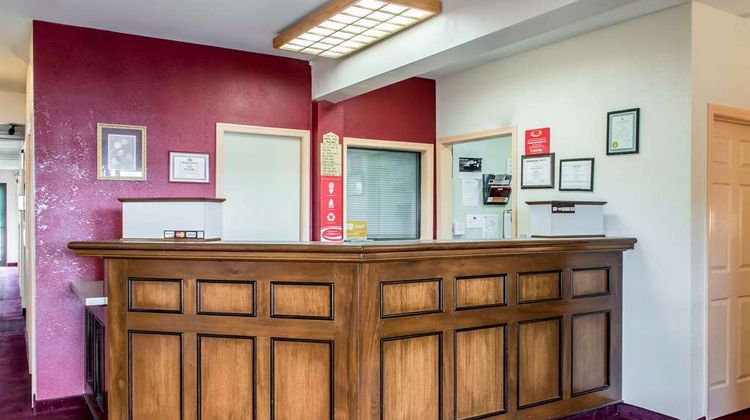 Econo Lodge Carlisle Lobby