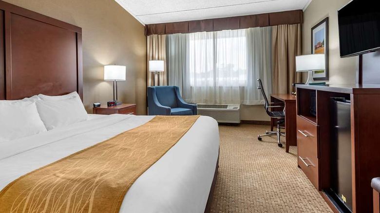 <b>Comfort Inn of Lancaster County North Room</b>. Images powered by <a href="https://iceportal.shijigroup.com/" title="IcePortal" target="_blank">IcePortal</a>.