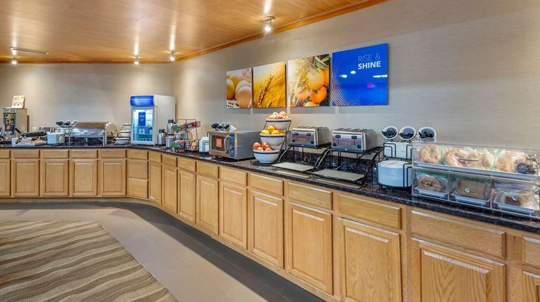 <b>Comfort Inn of Lancaster County North Restaurant</b>. Images powered by <a href="https://iceportal.shijigroup.com/" title="IcePortal" target="_blank">IcePortal</a>.