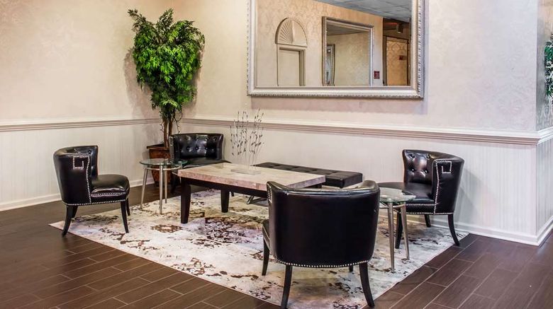 <b>Clarion Hotel Philadelphia Intl Airport Lobby</b>. Images powered by <a href="https://iceportal.shijigroup.com/" title="IcePortal" target="_blank">IcePortal</a>.