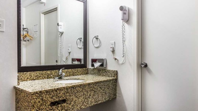 <b>Clarion Hotel Philadelphia Intl Airport Room</b>. Images powered by <a href="https://iceportal.shijigroup.com/" title="IcePortal" target="_blank">IcePortal</a>.