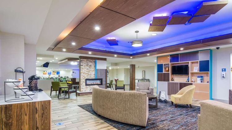 Comfort Inn & Suites Lobby