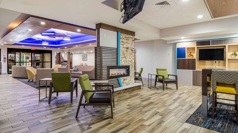 <b>Comfort Inn And Suites Pittsburgh Fox Chapel Lobby</b>. Images powered by <a href="https://iceportal.shijigroup.com/" title="IcePortal" target="_blank">IcePortal</a>.