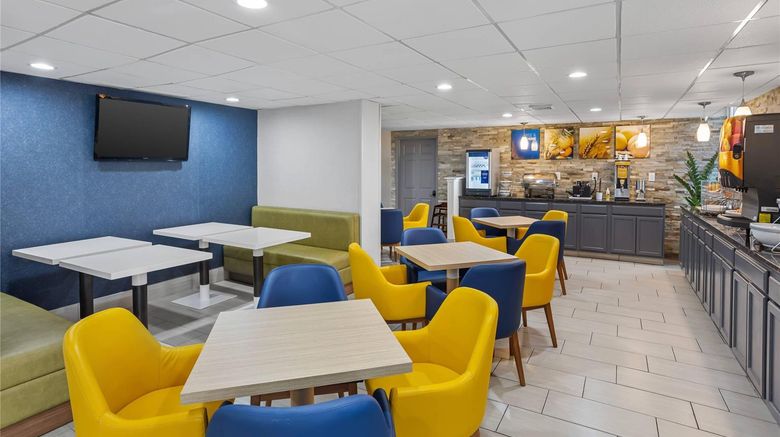 <b>Comfort Inn Dunmore Scranton East Restaurant</b>. Images powered by <a href="https://iceportal.shijigroup.com/" title="IcePortal" target="_blank">IcePortal</a>.