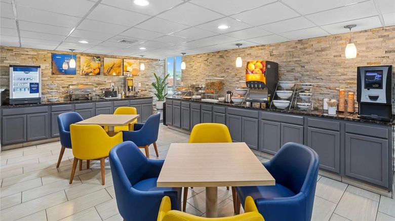 <b>Comfort Inn Dunmore Scranton East Restaurant</b>. Images powered by <a href="https://iceportal.shijigroup.com/" title="IcePortal" target="_blank">IcePortal</a>.