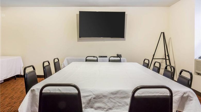 <b>Sleep Inn Center City Meeting</b>. Images powered by <a href="https://iceportal.shijigroup.com/" title="IcePortal" target="_blank">IcePortal</a>.