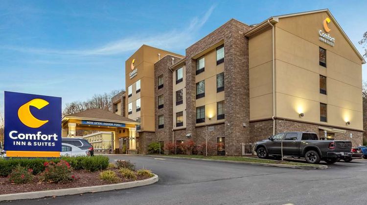 Comfort Inn & Suites Pittsburgh Exterior