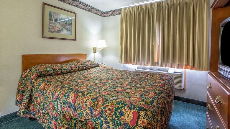 <b>Rodeway Inn Bedford Room</b>. Images powered by <a href="https://iceportal.shijigroup.com/" title="IcePortal" target="_blank">IcePortal</a>.