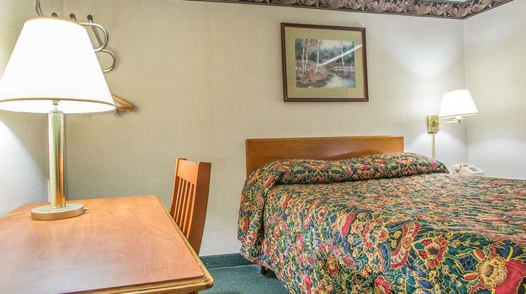 Rodeway Inn Bedford Room