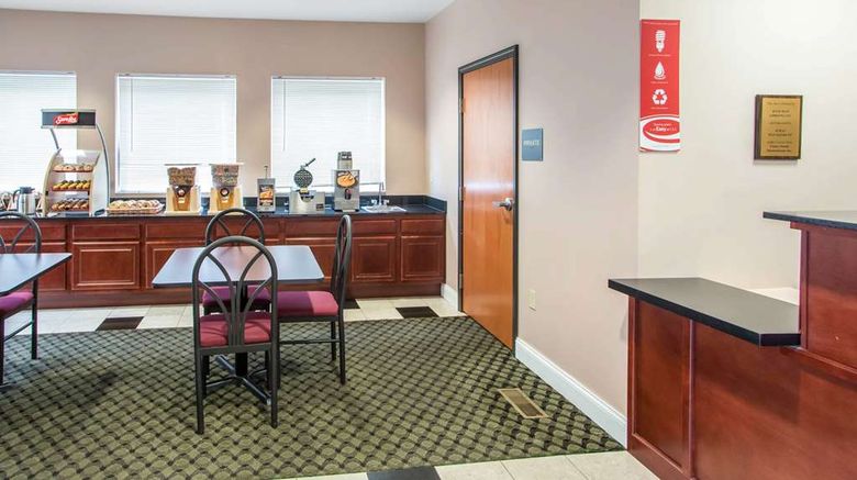 <b>Econo Lodge Harrisburg - Hershey Lobby</b>. Images powered by <a href="https://iceportal.shijigroup.com/" title="IcePortal" target="_blank">IcePortal</a>.