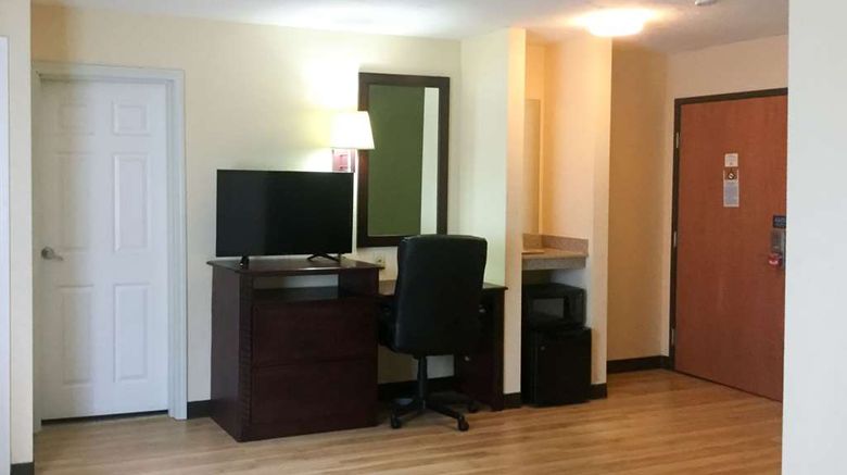 <b>Econo Lodge Harrisburg - Hershey Room</b>. Images powered by <a href="https://iceportal.shijigroup.com/" title="IcePortal" target="_blank">IcePortal</a>.